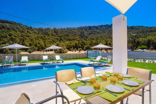 Paleos Evergreen Villa