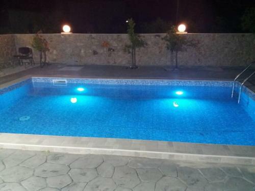 Greek Style Ground Floor Apartment & Pool