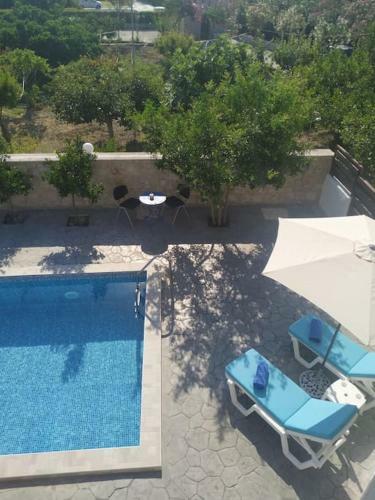 Greek Style Ground Floor Apartment & Pool