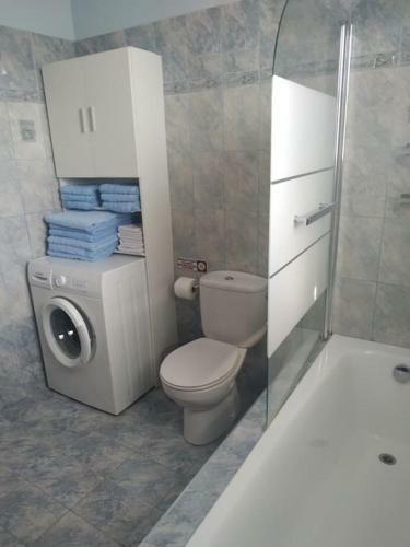 Greek Style Ground Floor Apartment & Pool