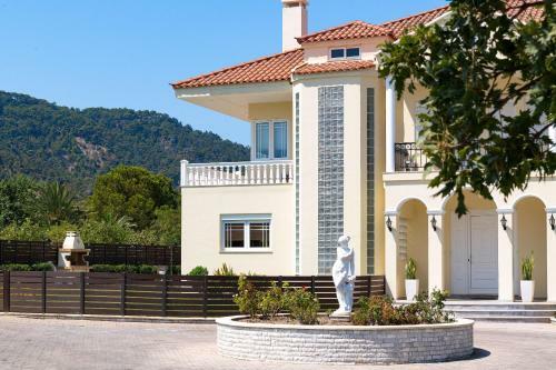 Villa Montefile