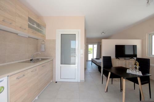 Happy Days Home Apartment Und Studio/penthouse
