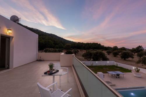Paleos Sunset Villa