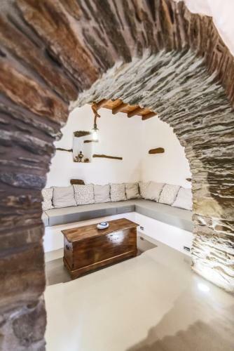 Triantaros Familly House