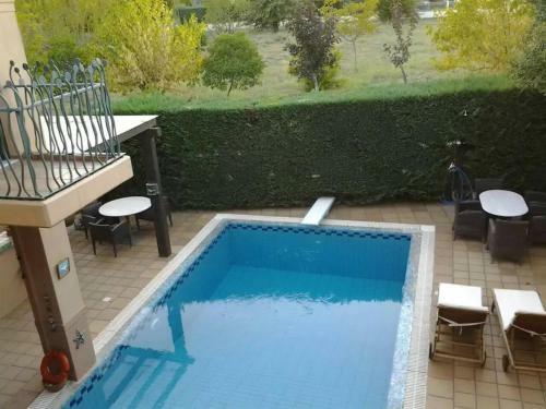 4-seasons Pool Villa Near Meteora