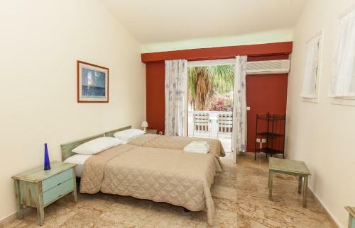 Lido Apartments Tolo