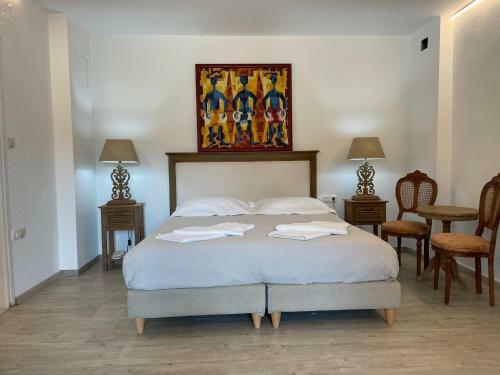 Hostal Syros Village Suites