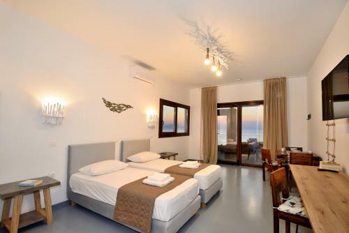 Lalari Beach Suites