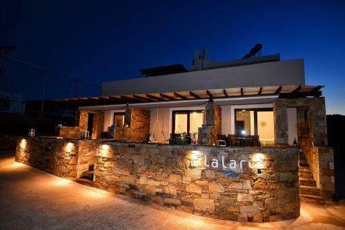 Lalari Beach Suites