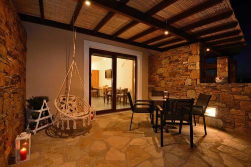 Lalari Beach Suites