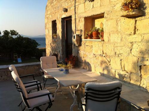 Aigina 3 Bedroom House By The Sea