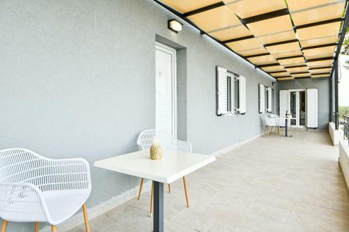 Koukounari Luxury Apartments