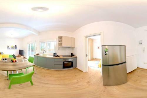 Apartamento 100% City Center + Backyard + Luxury Renovated !!!
