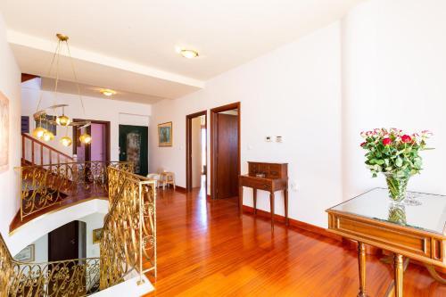 Villa 4 Seasons, Tangible Luxury On Your Vacation!