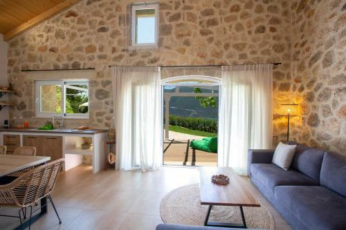 Pnoes Villas-panthea