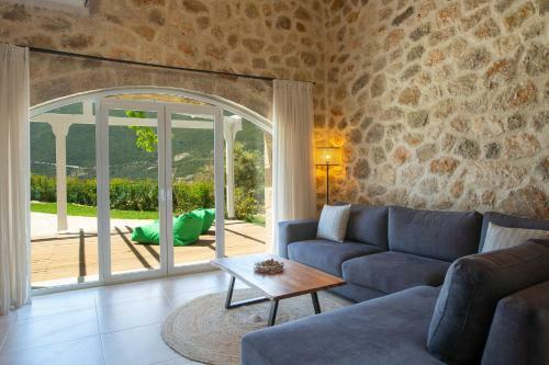Pnoes Villas-panthea