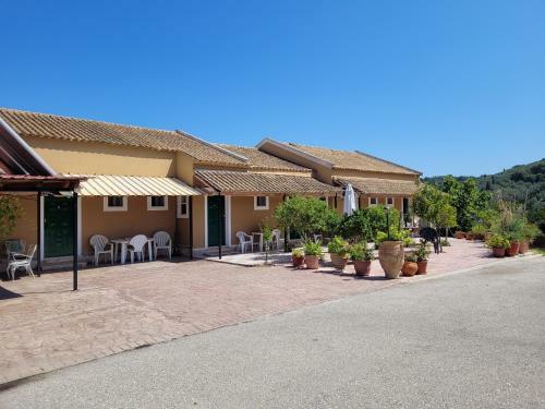 Aparthotel Gardenos Hotel And Pool