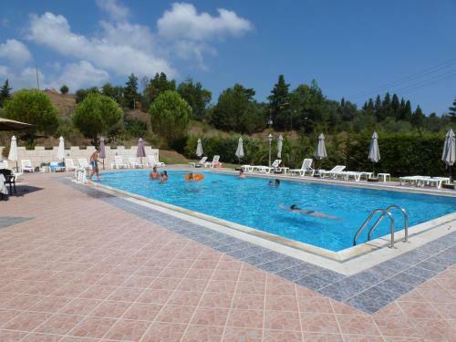 Aparthotel Gardenos Hotel And Pool