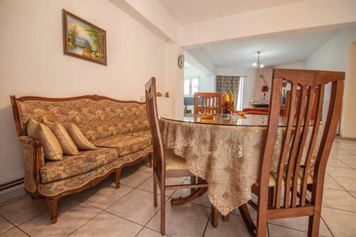 Apartamento Traditional Family Guest House Idi