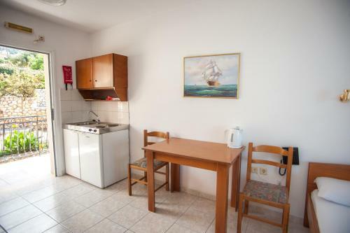 Vlachata Hill Apartments!