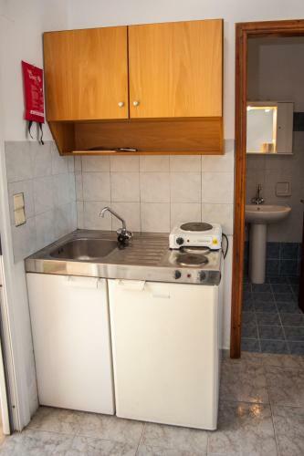Vlachata Hill Apartments!