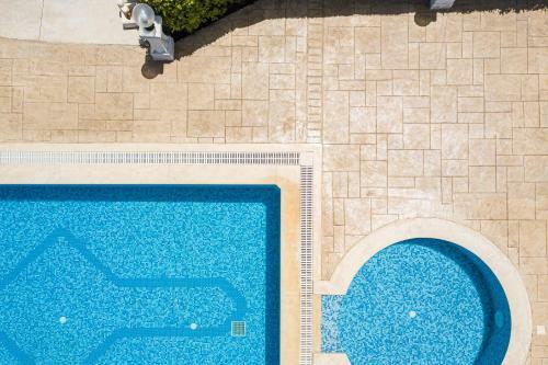 Promitheas Villa, Sea Side Resort!