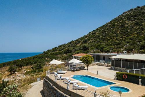 Promitheas Villa, Sea Side Resort!