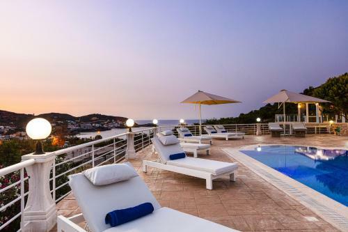 Promitheas Villa, Sea Side Resort!