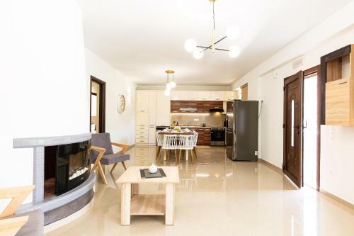 Promitheas Villa, Sea Side Resort!