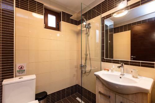 Promitheas Villa, Sea Side Resort!