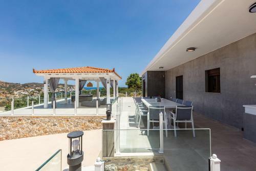 Promitheas Villa, Sea Side Resort!