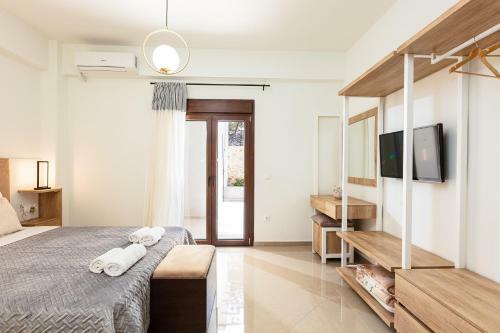 Promitheas Villa, Sea Side Resort!
