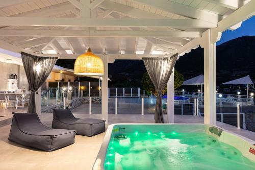 Promitheas Villa, Sea Side Resort!