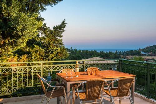 Villa Vlychada - Lux Home With Pool & Jacuzzi