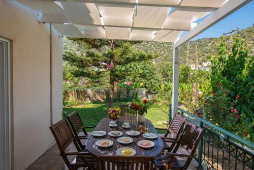 Villa Vlychada - Lux Home With Pool & Jacuzzi