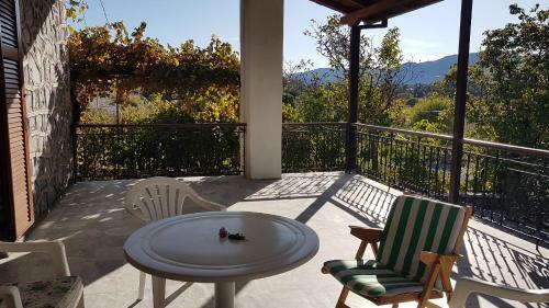 Villa Vytina With Garden And Bbq