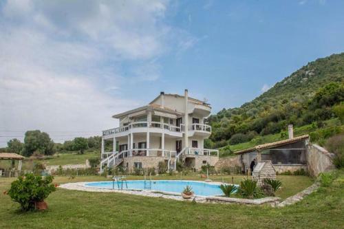 Villa Virginia With Private Pool Lefkada