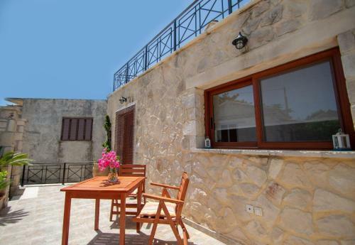 Villa Kantouni House