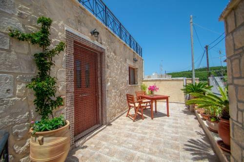 Villa Kantouni House