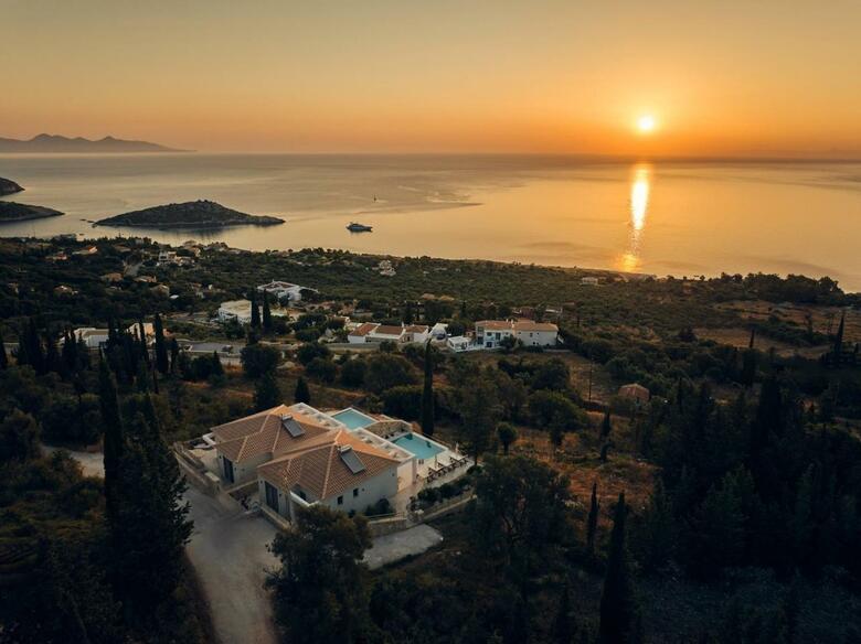 Villa Thelxi's Suites - Brand New Seaview Suites!