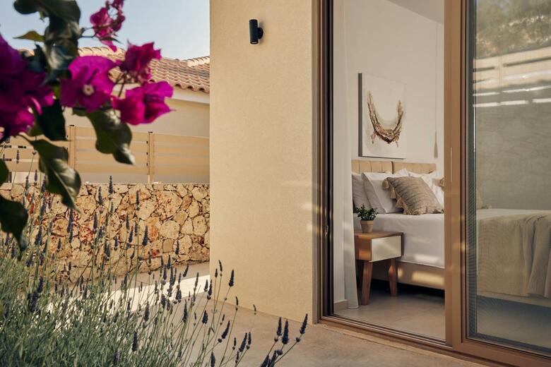 Villa Thelxi's Suites - Brand New Seaview Suites!
