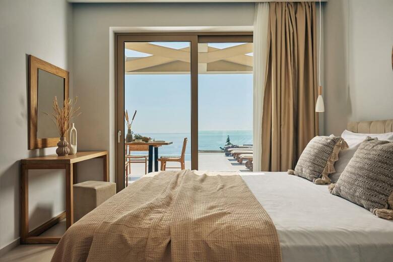Villa Thelxi's Suites - Brand New Seaview Suites!