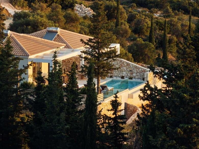Villa Thelxi's Suites - Brand New Seaview Suites!