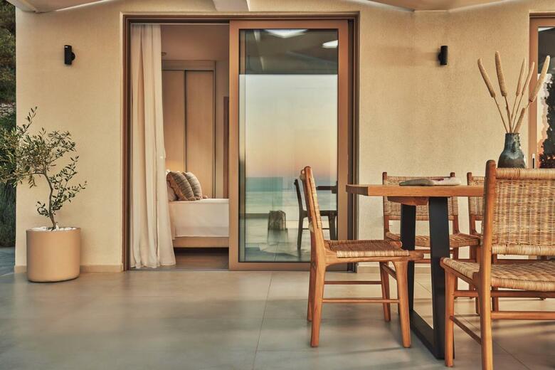 Villa Thelxi's Suites - Brand New Seaview Suites!