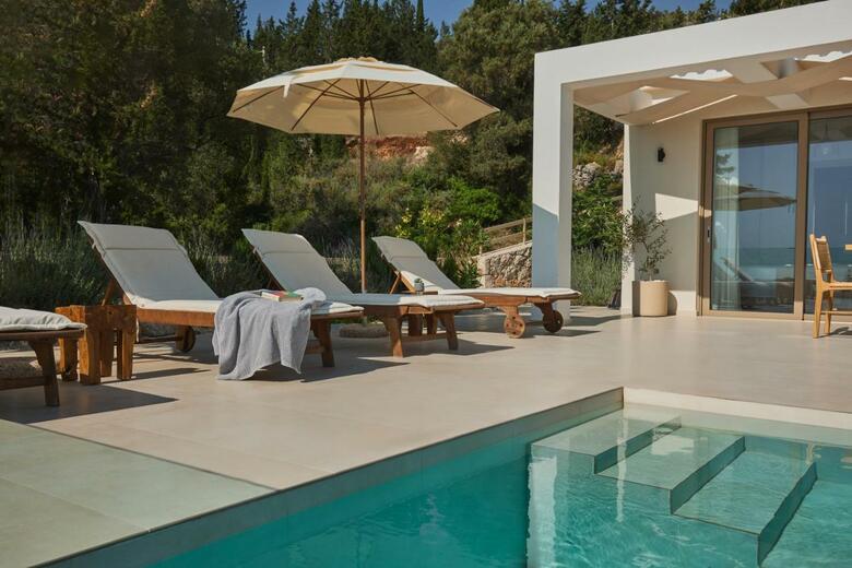 Villa Thelxi's Suites - Brand New Seaview Suites!