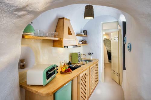 Villa Mystagoge Retreat With Subterranean Pool/jacuzzi