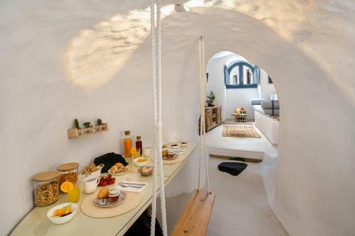 Villa Mystagoge Retreat With Subterranean Pool/jacuzzi