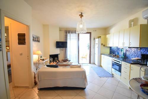 Areos Galaxy Apartments Beach View