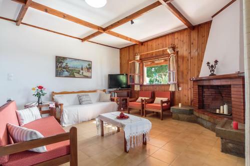 Christine House Platanias