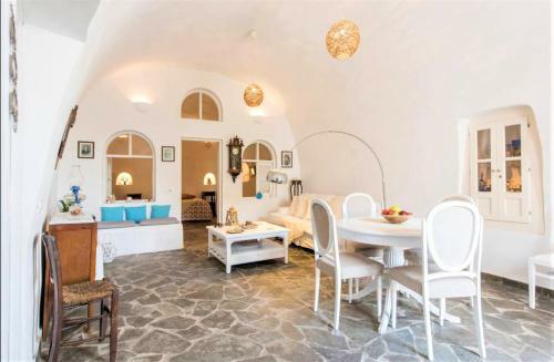 Bioclimatic Cave House Santorini